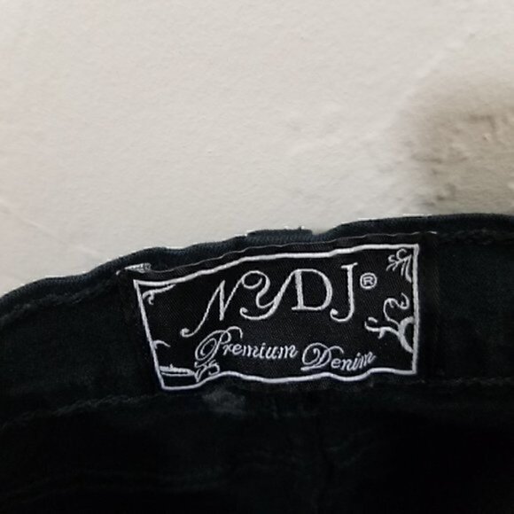 NYDJ Made For Real Women With Real Curves Stretch Capri Jeans Size 6 - Picture 5 of 8